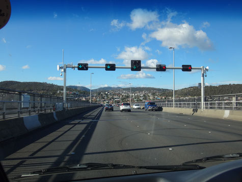 Auf der gewaltigen Brücke in Hobart