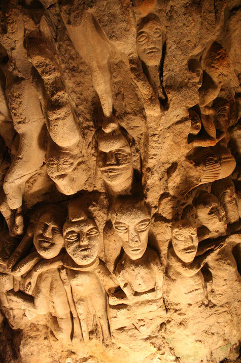 Caves aux sculptures de Denezé-sous-Doué (Anjou) - Photo L. Stevens