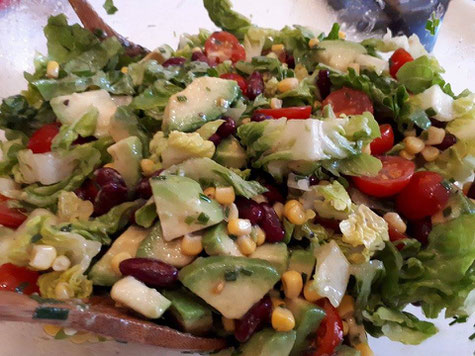 Unseren Avocadosalat liebten wir auch schon vor dem Experiment.