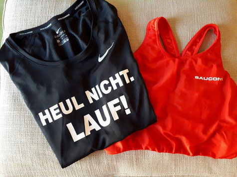 Meine Ausbeute von der Laufmesse. Das dritte Shirt seht ihr auf dem oberen Bild.