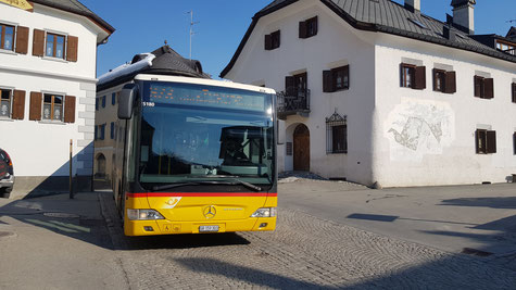 Der Mercedes Citaro Bus unterwegs auf der Linie 923 in Sent, sala