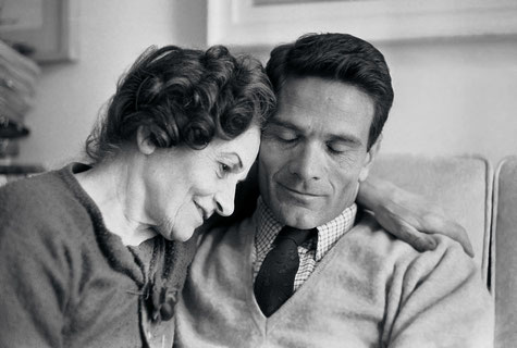 ꧁ ©Vittotio La Verde, Pasolini et sa mère Susanna, 1962 ꧂
