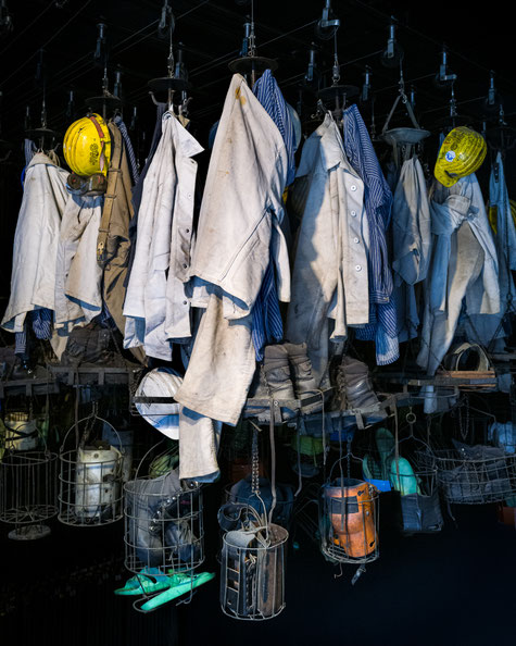 Letzte Schicht – die Kleidung der Kumpel als stummes Denkmal des Abschieds (Bergbaumuseum Bochum)