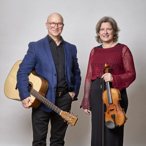Charles Charles, Eine Weihnachtsgeschichte, VR-Painting-Performance, Lesung mit Musik, Ulrike Buth, Helge Stroemer