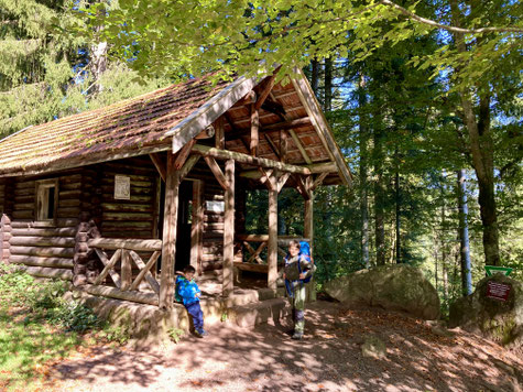 Wasserfallhütte über dem Sankenbachsee