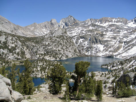 Blick auf Rae Lakes auf dem Weg zum Sixty Lake Basin