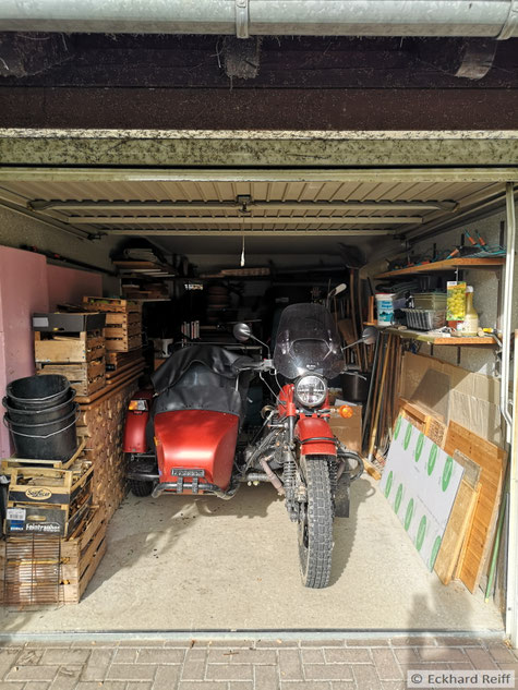 zuhause bei den Eltern, kurz mal die Garage in Beschlag genommen, morgen geht es weiter
