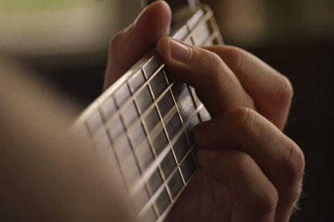 Gitarrenlehrer erteilt Gitarrenunterricht in München Schwabing-West