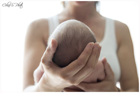 Céline'S_photo_shooting_grossesse_Lifestyle_9_mois_être_maman_photographe_lézignan_corbières_fabrezan_notre_dame_de_consolation_photographe_des_corbières_home_studio_robe_grossesse_aude