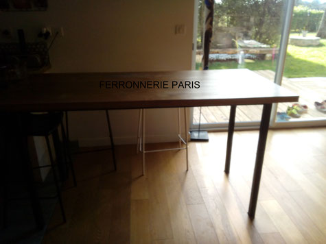 table en fer dessus bois