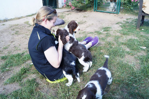 Svenja and "her puppies", Photo: Ulf F. Baumann