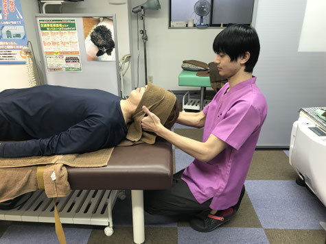 ストレートネックの施術
