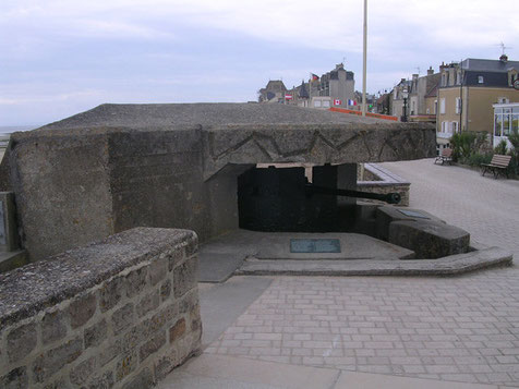 Die verbunkerten 5cm KwKs bereiteten den Briten erhebliche Schwierigkeiten den Strand unter Kontrolle zu bekommen.