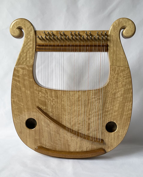 竪琴　ライアー　てるる詩の木工房　あやはべる　竪琴販売　ライアーレッスン　9弦　32弦　39弦　leier lyre
