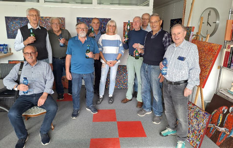 Die durstigen Besucher – ausgestattet mit Original Feldschlösschen-Bier & Mineral