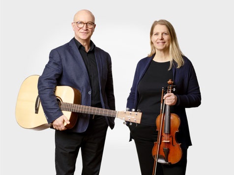 Eine musikalische Weihnachtslesung, Geschichten, Gedichte und Musik, mit Angelika Rusche-Göllnitz, Helge Stroemer
