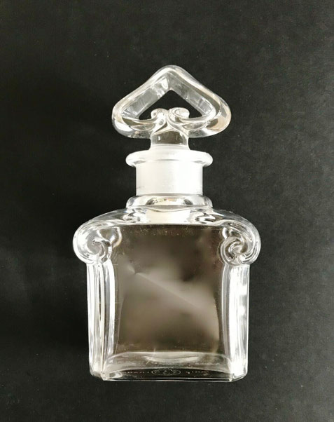 FLACON GUERLAIN - EN CRISTAL DE BACCARAT : NE COMPORTE PAS D'ETIQUETTE