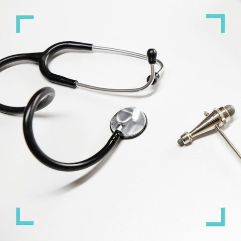 Stethoskop und Reflexhammer – Instrumente für die klinische neurologische Untersuchung in der Praxis Neuro im Zentrum St. Gallen