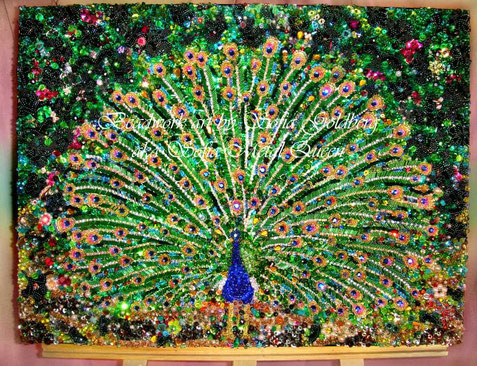 Изумрудный павлин. Уникальная вышивка бисером, бусами, стразами и кристаллами сваровски. Fancy beadwork Emerald Peacock. Exotic fine art of Lady Sofia Goldberg