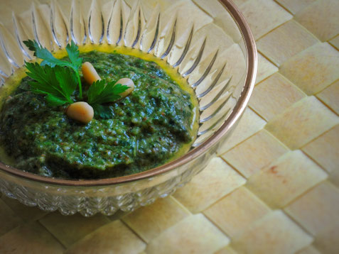 Selbstgemachtes Petersilien Pesto