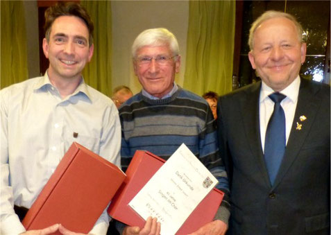 Ehrung 2017 - Vorsitzender Roger Schmidt 10J und Ernst Sauer 40J, SG-Vorsitzender Paul Werner.