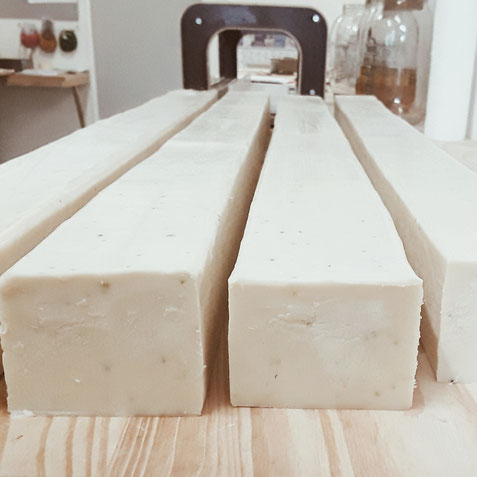 La Savonnerie De Marcel Savon Bio Surgras Savon Saponifie A Froid Savonnerie De Marcel Savon De Marcel Savonnerie Artisanale Bio Savons Au Lait De Chevre Et Savons A La Coupe