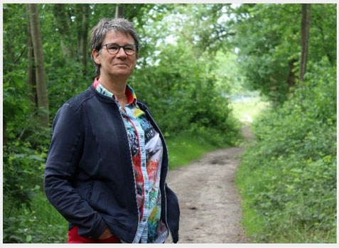 Portret van een PowerVrouw, platform PowerVrouwen Nederland, voor gezond vrouwelijk ondernemerschap, Elisabeth Maria Louter