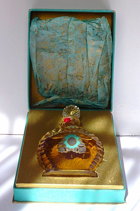 SUPERBE COFFRET - FLACON 4711 : TOSCA - FOND DU COUVERCLE MUNIS D'UN PAPIER SOIE IMPRIME AUX COULEURS 4711