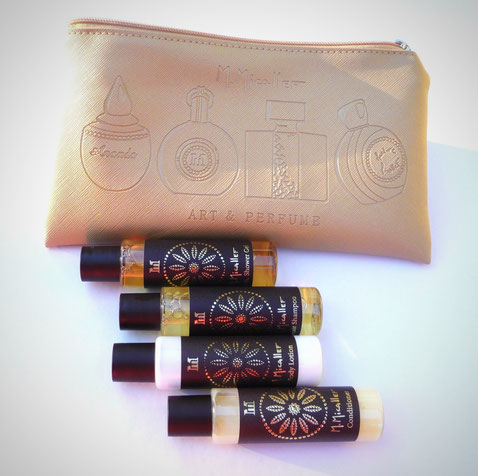 TROUSSE BEIGE ET SES 4 FLACONS DE VOYAGE