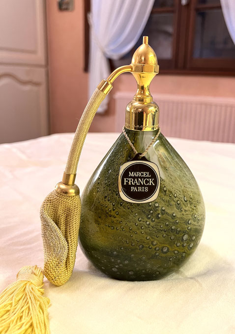 MARCEL FRANCK - GROS VAPORISATEUR A PARFUM AVEC POIRE, EN ONYX