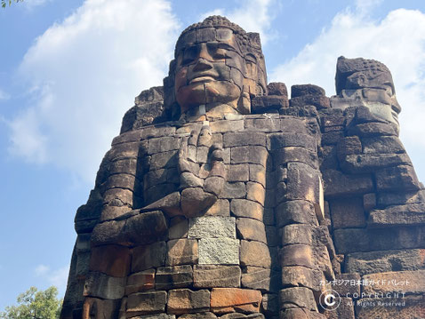 大プリアカン遺跡群のチャ・トモク寺院の四方仏 ８