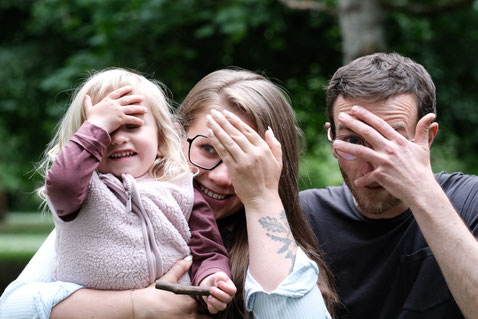 Galerie photos de famille un couple avec son enfant