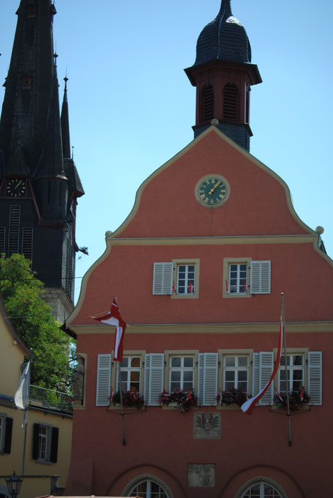 Rathaus und Pfarrkirche, Gau-Algesheim