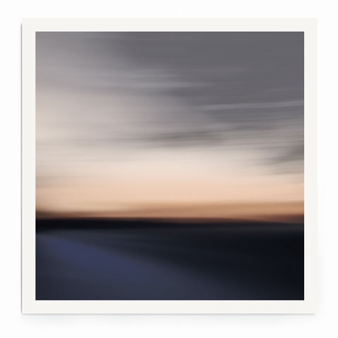 "Dreamscape #13" Abstrakte See- Landschaft in abendlicher Farbstimmung.
