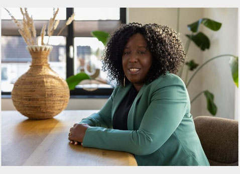 Portret van een PowerVrouw, platform PowerVrouwen Nederland, Natalie Fonteni
