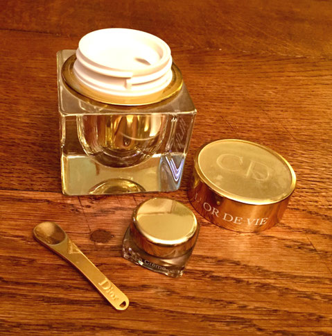 CREME L'OR DE VIE : POT OUVERT - CREME DE SOIN POUR LE VISAGE