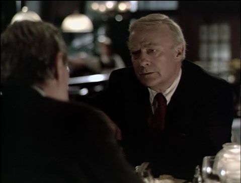 Edward Woodward in The Equalizer - Robert McCall reminisces with Control at O'Phelan's in "Riding The Elephant"