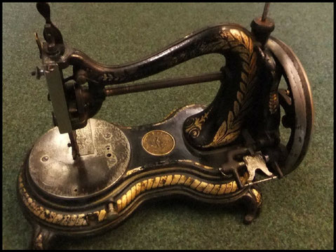 Jones Hand Machine # 133.655 - (1895 c.)