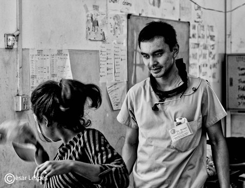 Le Dr Brian, d'origine Vietnamienne, je suis particulièrement fière de ce portrait, son attitude est belle, et il dégage quelque chose de beau