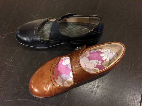 上の靴にはカーキ色、下の靴にはポップな花柄を貼り替えてみました