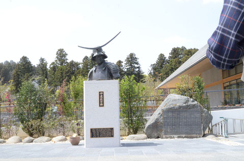 初代騎馬像が仙台市博物館から青葉山公園追廻地区へ移設（2023年4月14日）