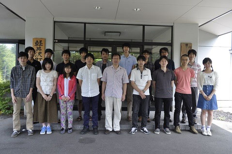 平野研究室のみなさん(平野先生は前列中央)