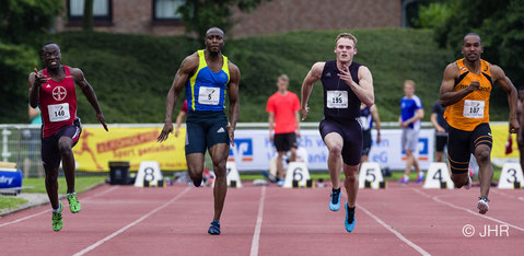 Das Foto von Jan-Hendrik Ridder zeigt unter anderem Giovanni Codrington (rechts), den holländischen 100-m-Meister.