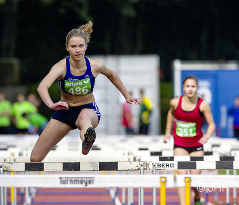 Das Archivfoto aus 2016 zeigt die erfolgreiche Mehrkämpferin Marie Steldermann, die in 15,28 Sekunden die viertbeste Zeit aller Teilnehmerinnen über die 100m Hürden erzielte. (Foto: Jan-Hendrik Ridder)