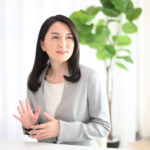 田中絵里　社労士　女性