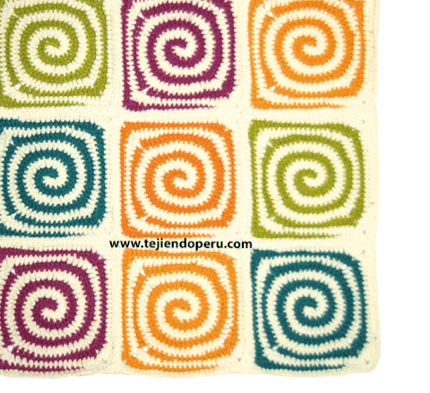 Cómo tejer el punto espiral en dos colores a crochet