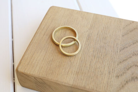 熱海で手作り結婚指輪を作る様子・指輪の磨き終了