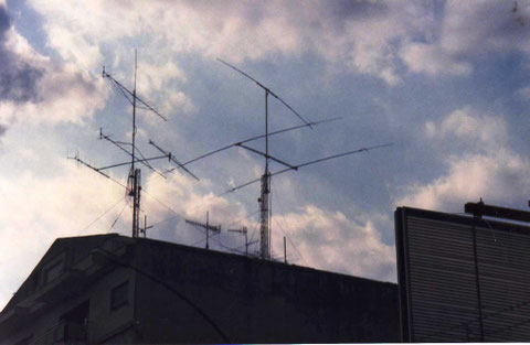 Prima configurazione di antenne nel 1986 presso la casa paterna.