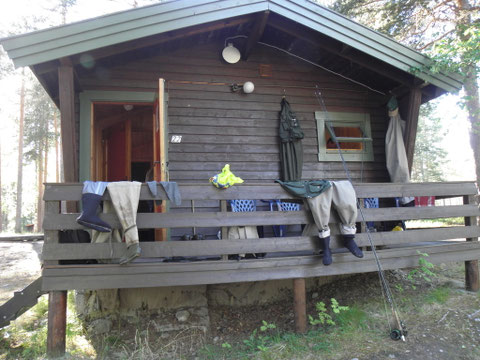 Wathosen beim Trocknen.