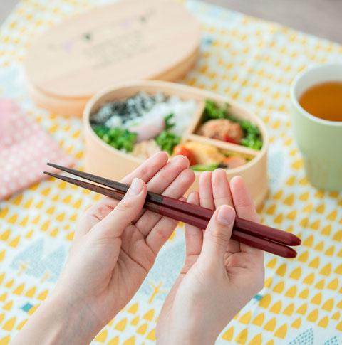 お箸　若狭塗　伝統工芸　日本　文化　お弁当　ランチ　自箸　贈り物　ギフト　セット　お祝い　引っ越し　和紙　模様　職人　技術